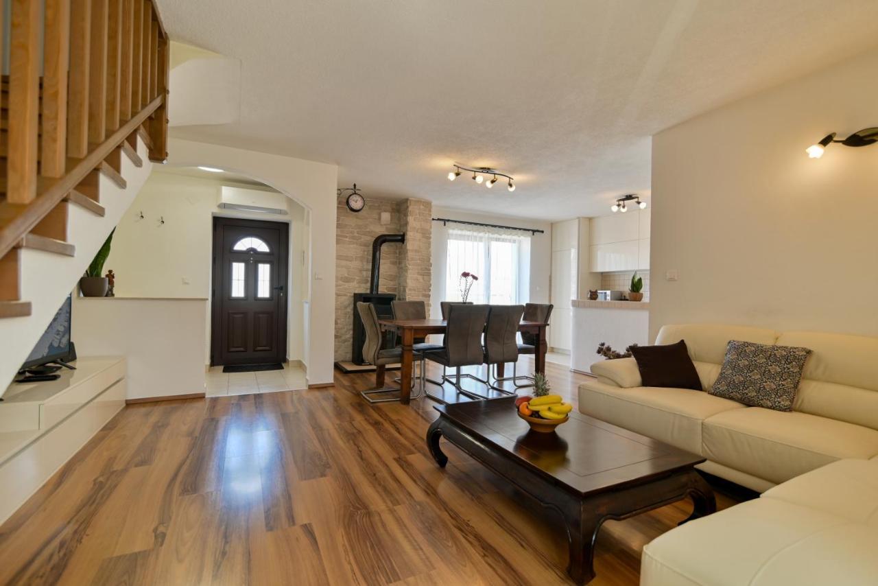 Apartman Ciciliani تروغير المظهر الخارجي الصورة